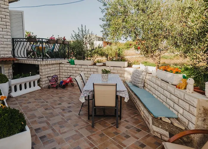 Apartmant Tonka דירה שיבניק