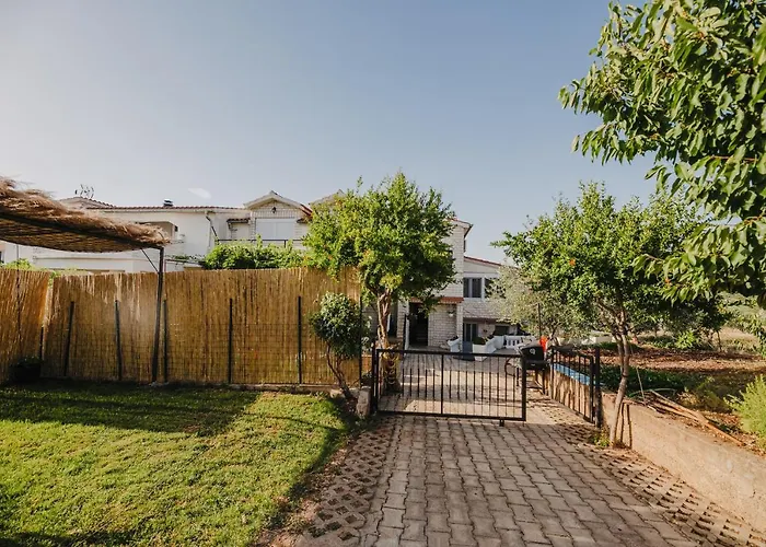 Apartmant Tonka דירה שיבניק